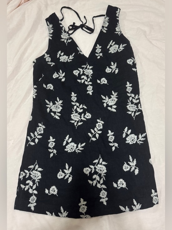 Abercrombie & Fitch Dresses & Skirts - Abercrombie & Fitch Linen Cotton Blend Black Dress with White Floral Detail